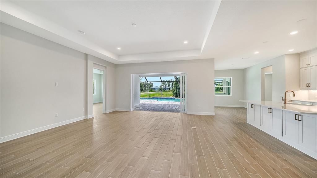 En Venta: $774,990 (3 camas, 3 baños, 2559 Pies cuadrados)