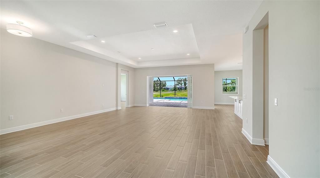 En Venta: $774,990 (3 camas, 3 baños, 2559 Pies cuadrados)