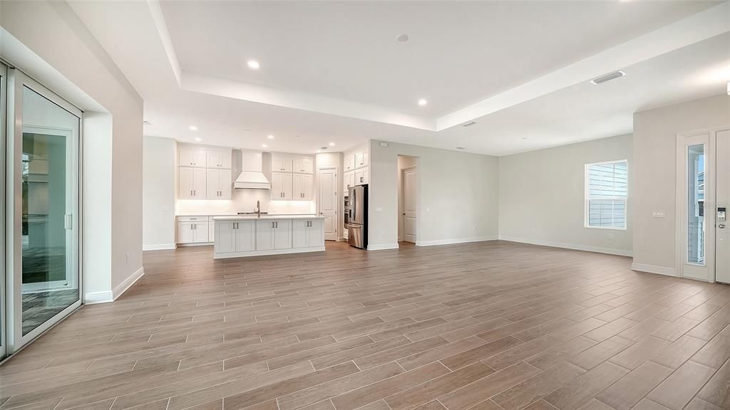 En Venta: $774,990 (3 camas, 3 baños, 2559 Pies cuadrados)