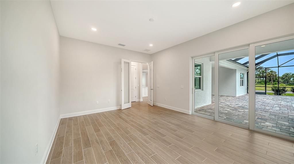 En Venta: $774,990 (3 camas, 3 baños, 2559 Pies cuadrados)