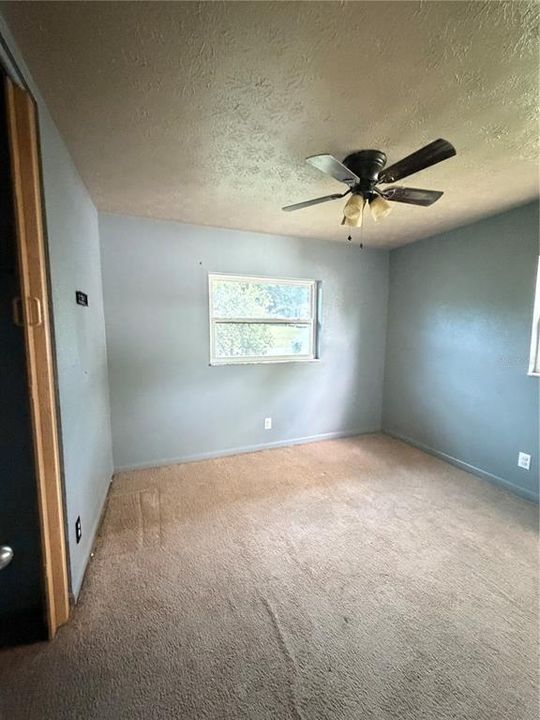 For Sale: $139,000 (3 beds, 2 baths, 999 Square Feet)