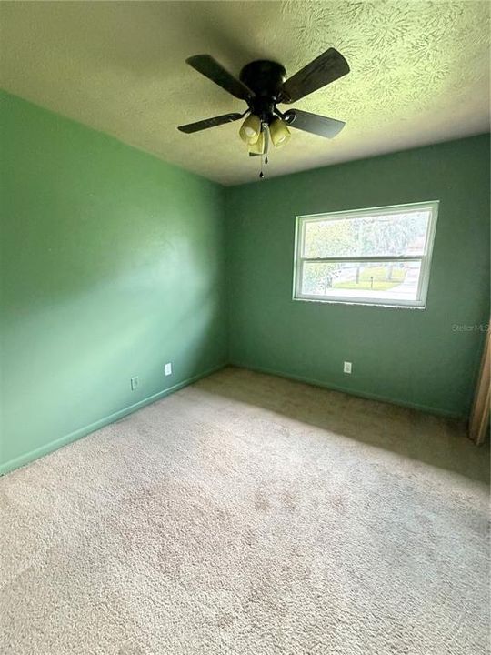 For Sale: $139,000 (3 beds, 2 baths, 999 Square Feet)