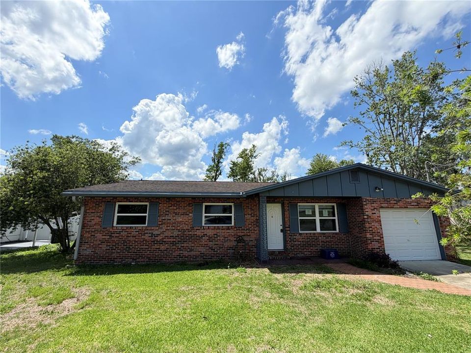 For Sale: $139,000 (3 beds, 2 baths, 999 Square Feet)