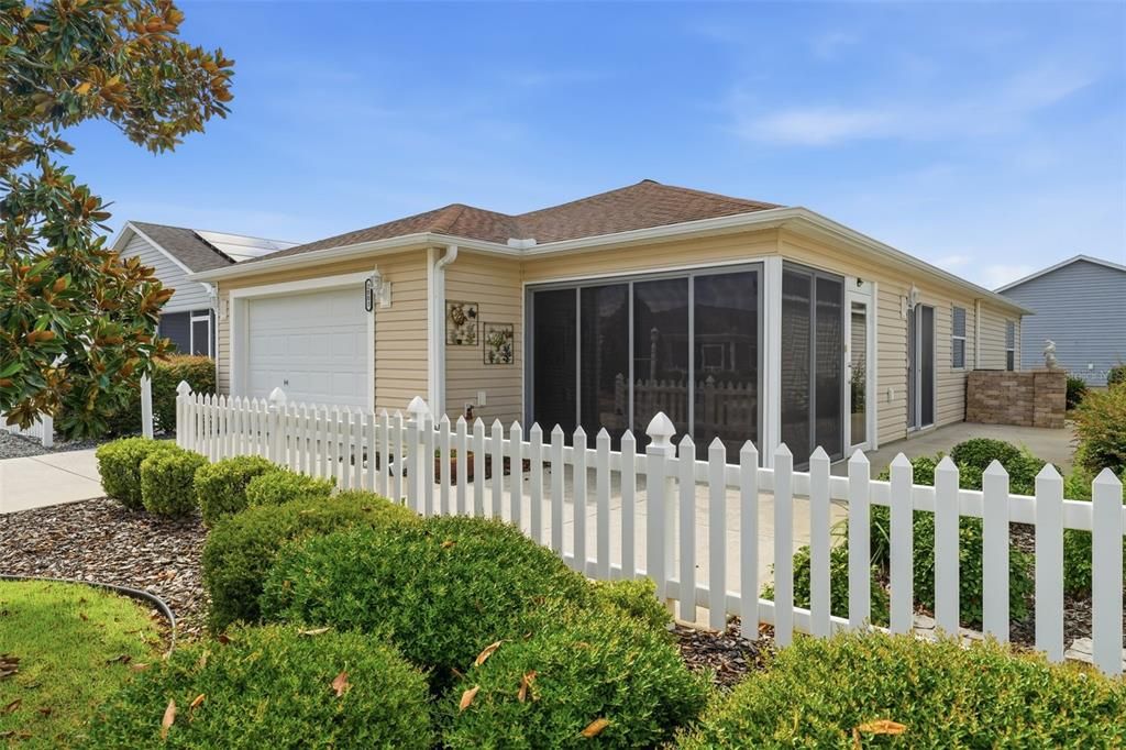 For Rent: $2,250 (2 beds, 2 baths, 1156 Square Feet)