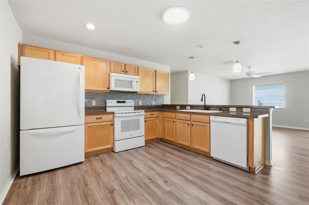 For Rent: $2,250 (2 beds, 2 baths, 1156 Square Feet)