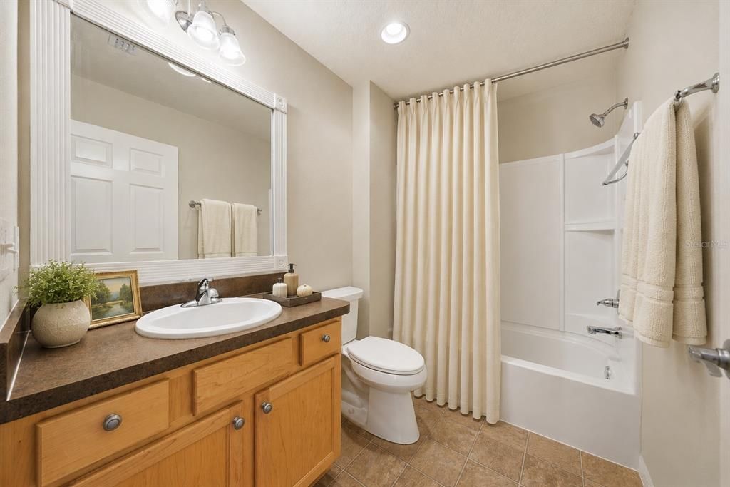 For Rent: $2,250 (2 beds, 2 baths, 1156 Square Feet)