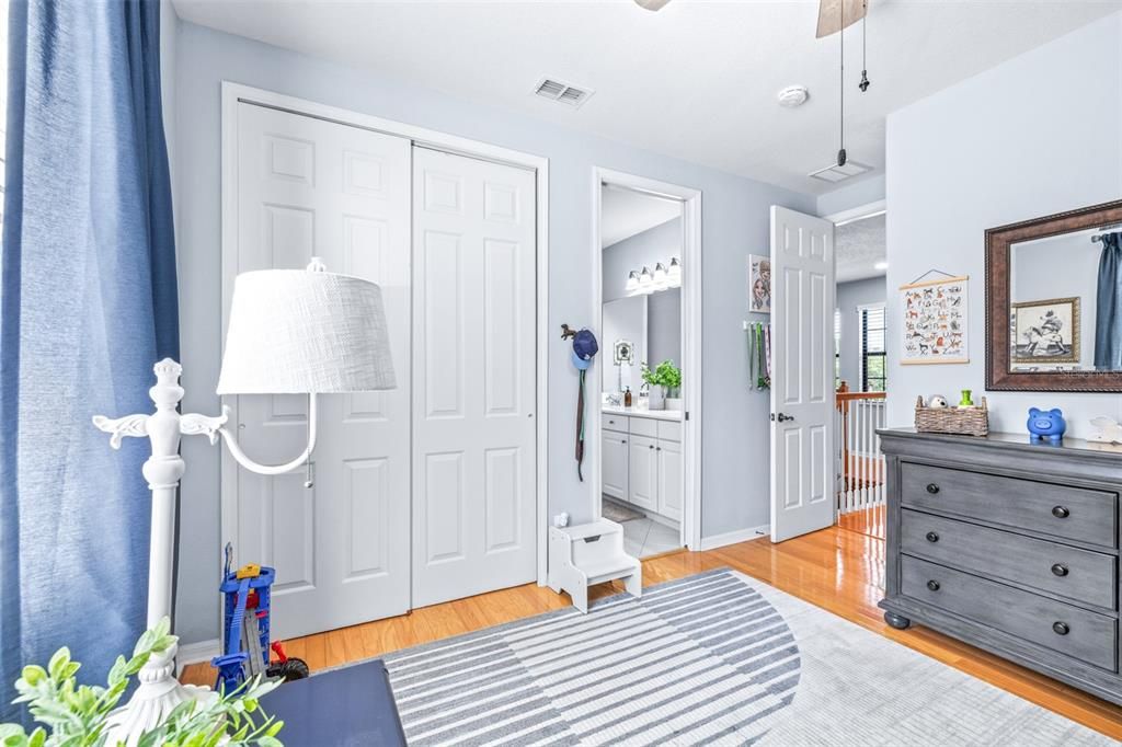 На продажу: $735,000 (4 спален, 2 ванн, 3002 Квадратных фут)