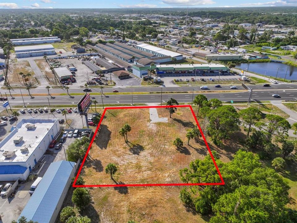 En Venta: $475,000 (0.91 acres)