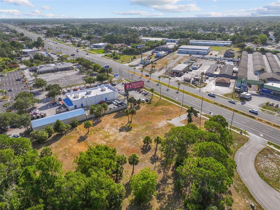 En Venta: $475,000 (0.91 acres)