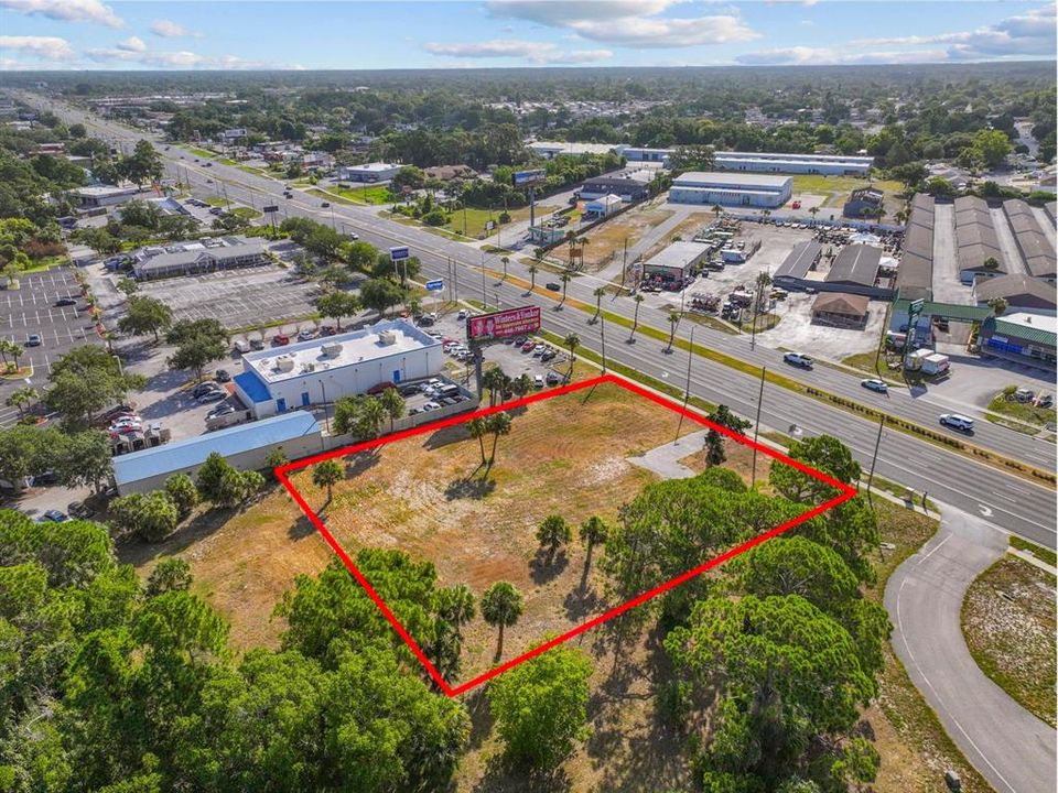 En Venta: $475,000 (0.91 acres)