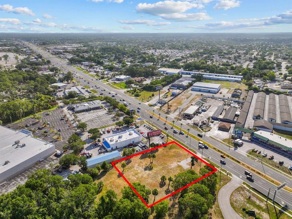 En Venta: $475,000 (0.91 acres)