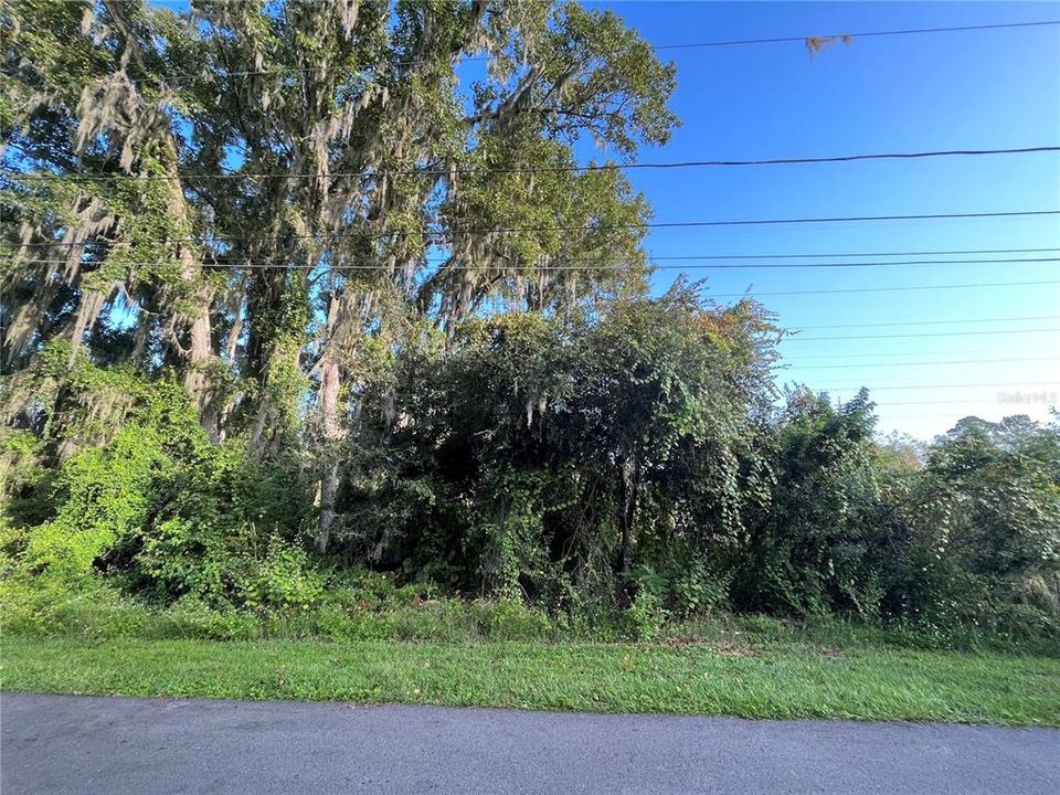 En Venta: $36,899 (0.37 acres)