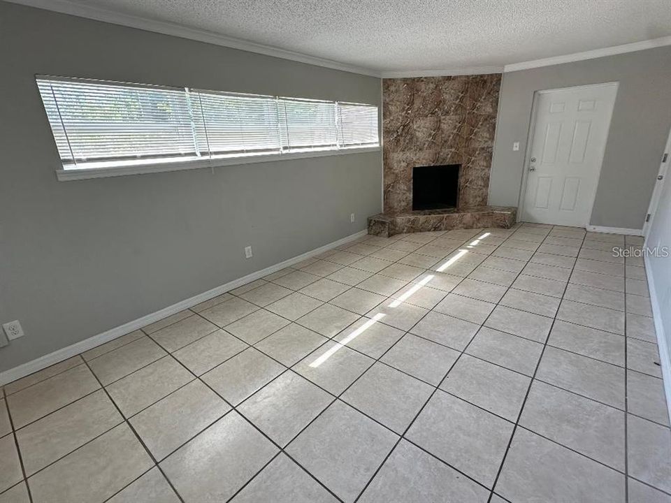 В аренду: $2,650 (4 спален, 2 ванн, 1701 Квадратных фут)