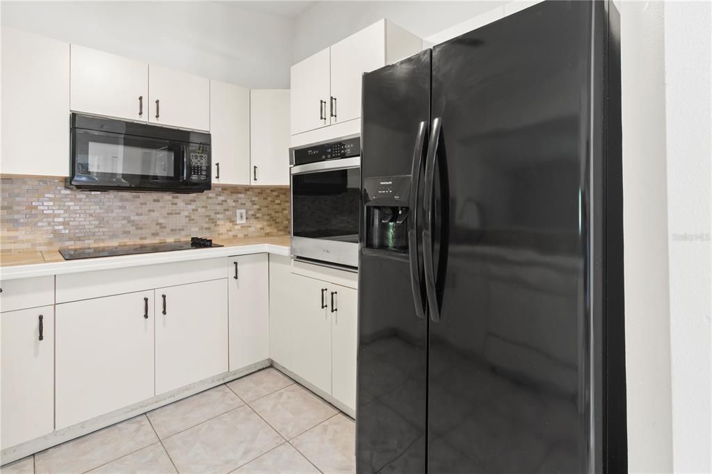 На продажу: $439,900 (4 спален, 2 ванн, 2093 Квадратных фут)