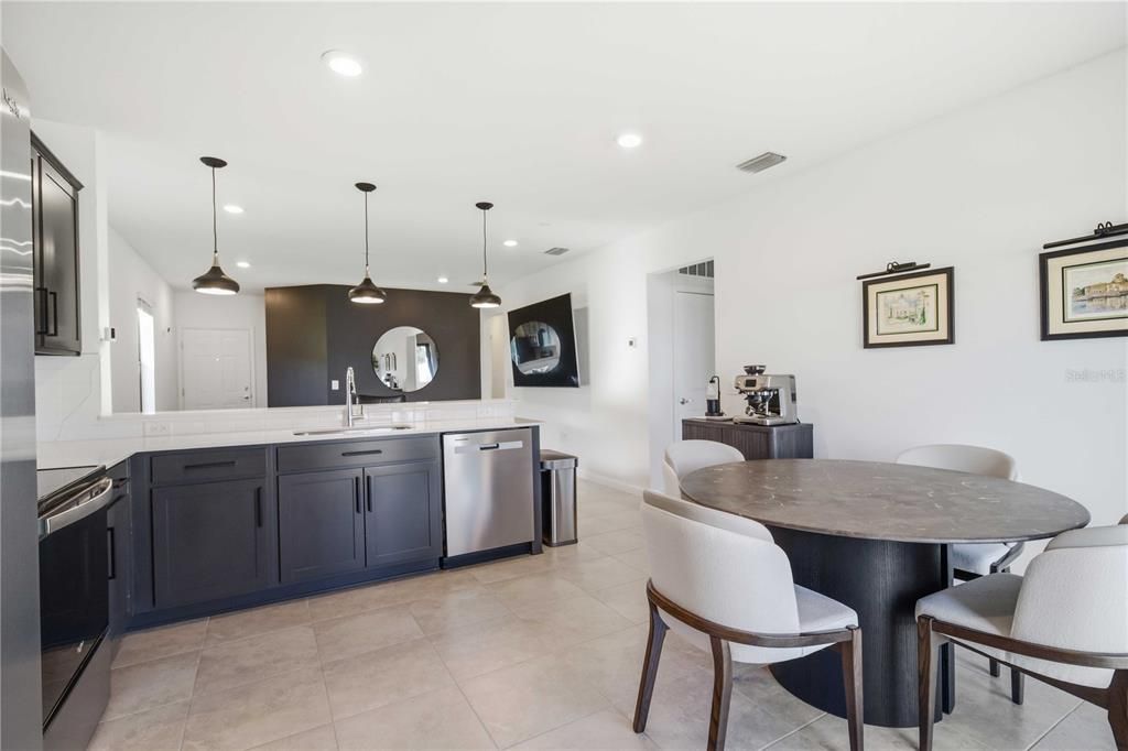 En Venta: $459,990 (3 camas, 2 baños, 1245 Pies cuadrados)