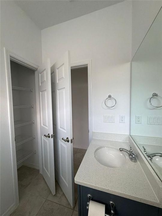 En Renta: $2,595 (4 camas, 3 baños, 2011 Pies cuadrados)