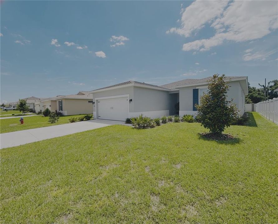 For Rent: $2,595 (4 beds, 3 baths, 2011 Square Feet)