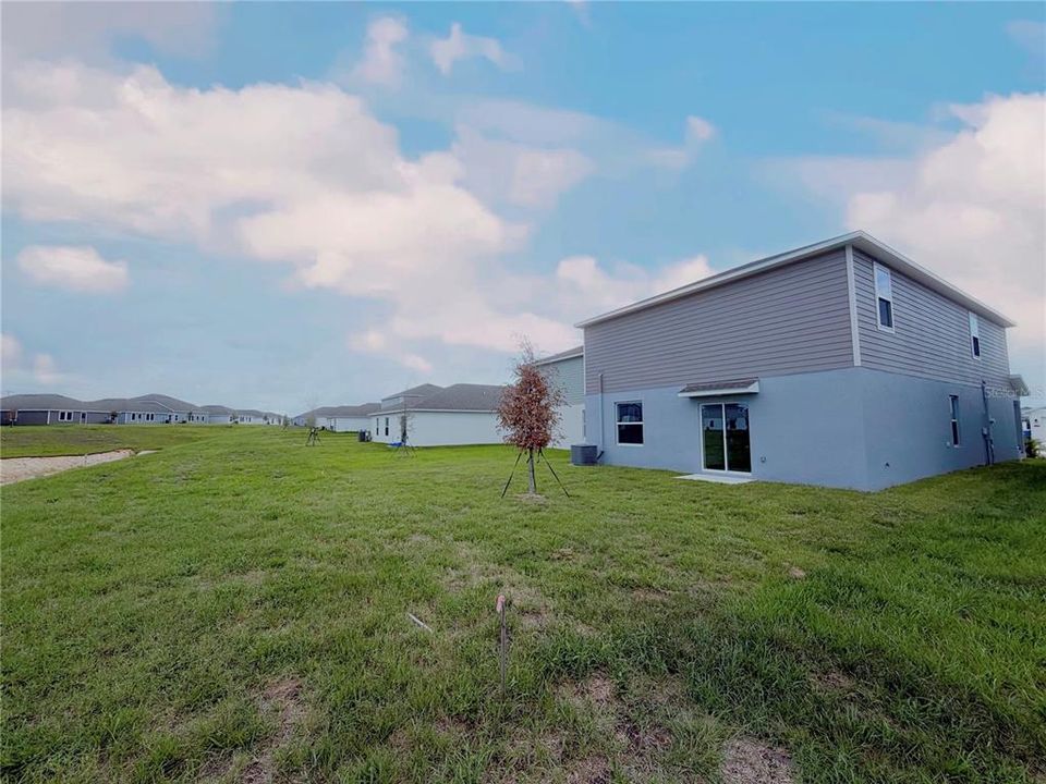 For Rent: $2,350 (5 beds, 2 baths, 2318 Square Feet)