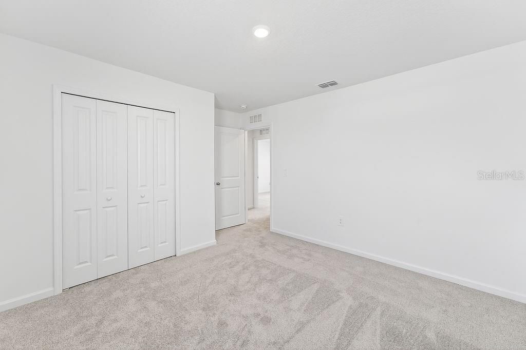 For Rent: $2,350 (5 beds, 2 baths, 2318 Square Feet)