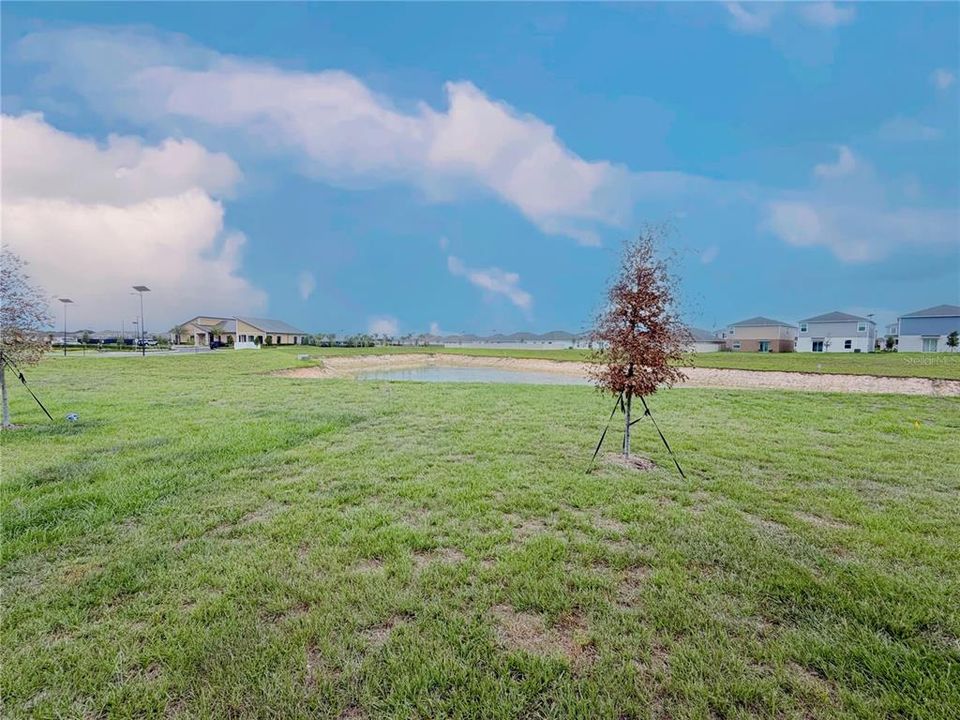 For Rent: $2,350 (5 beds, 2 baths, 2318 Square Feet)