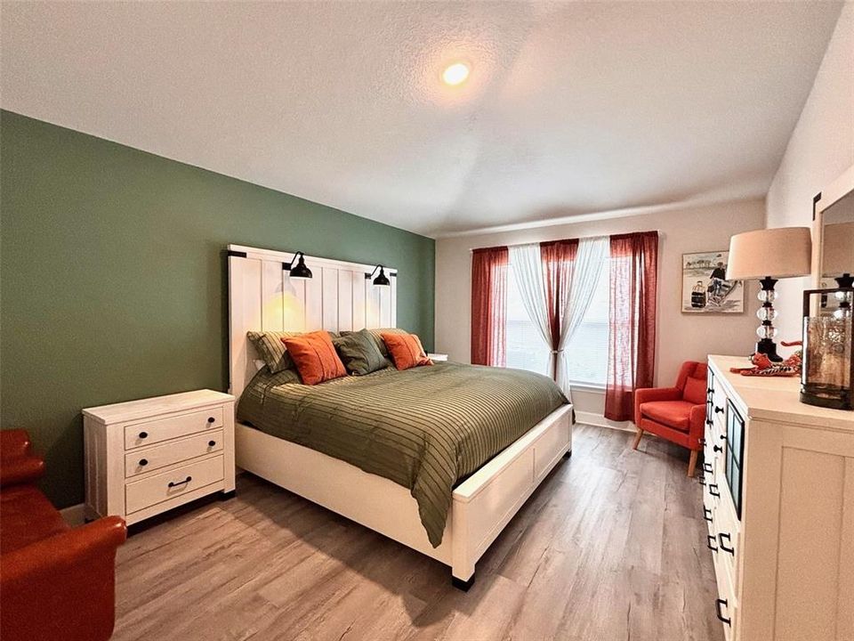 На продажу: $339,000 (3 спален, 2 ванн, 1527 Квадратных фут)