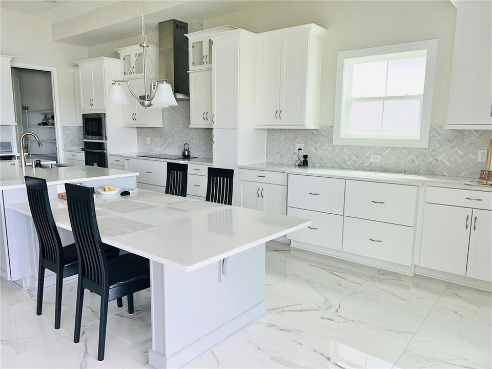 В аренду: $4,200 (3 спален, 3 ванн, 2756 Квадратных фут)
