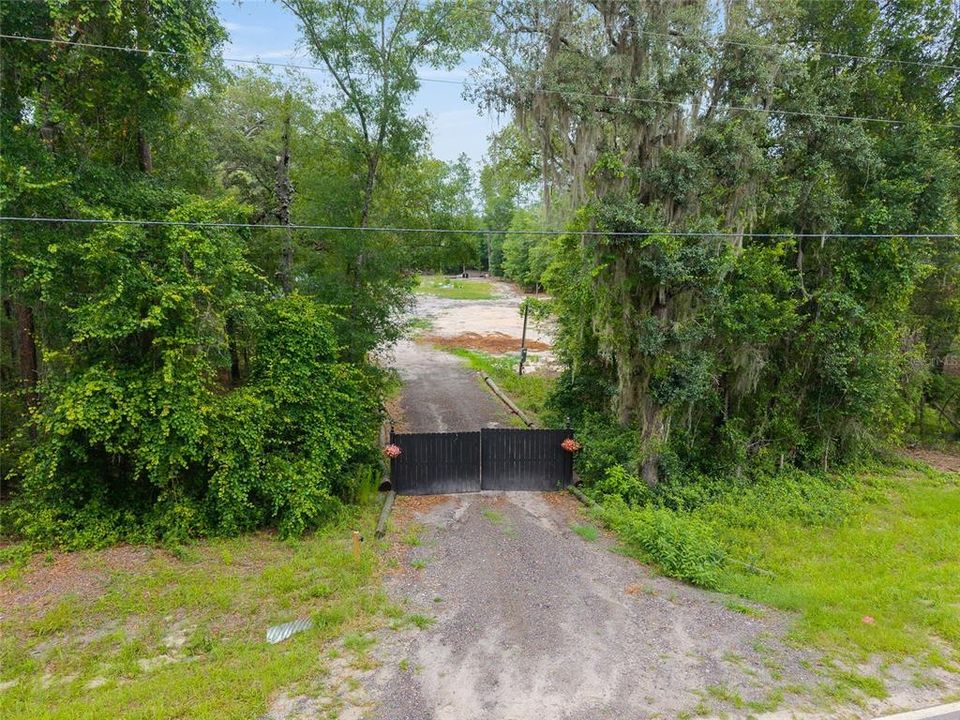 待售: $98,000 (1.51 acres)
