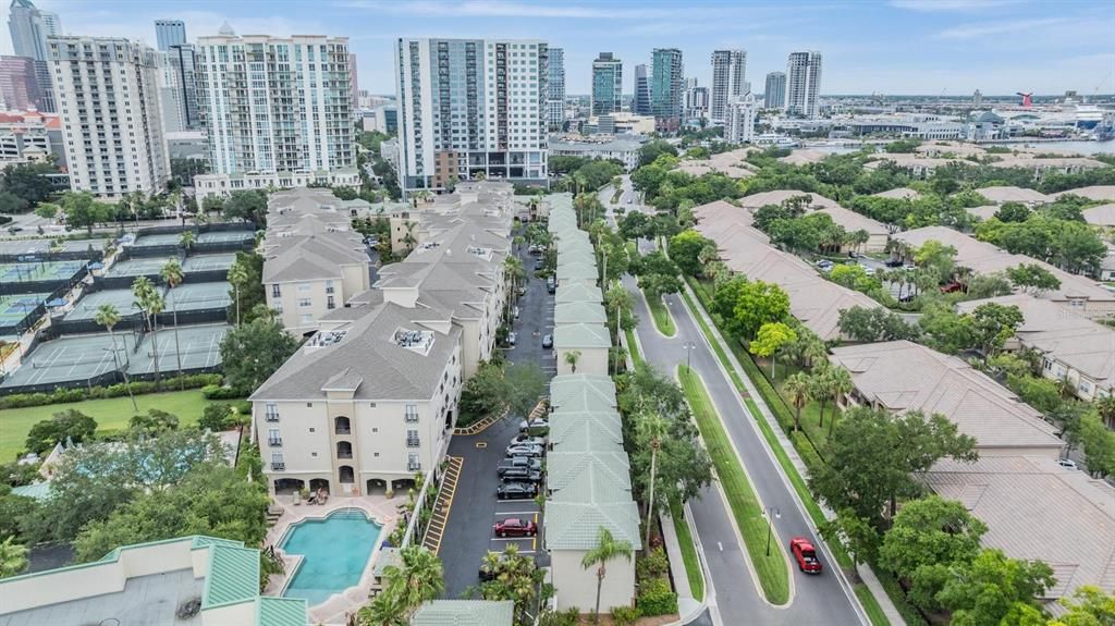 На продажу: $378,000 (2 спален, 2 ванн, 1073 Квадратных фут)