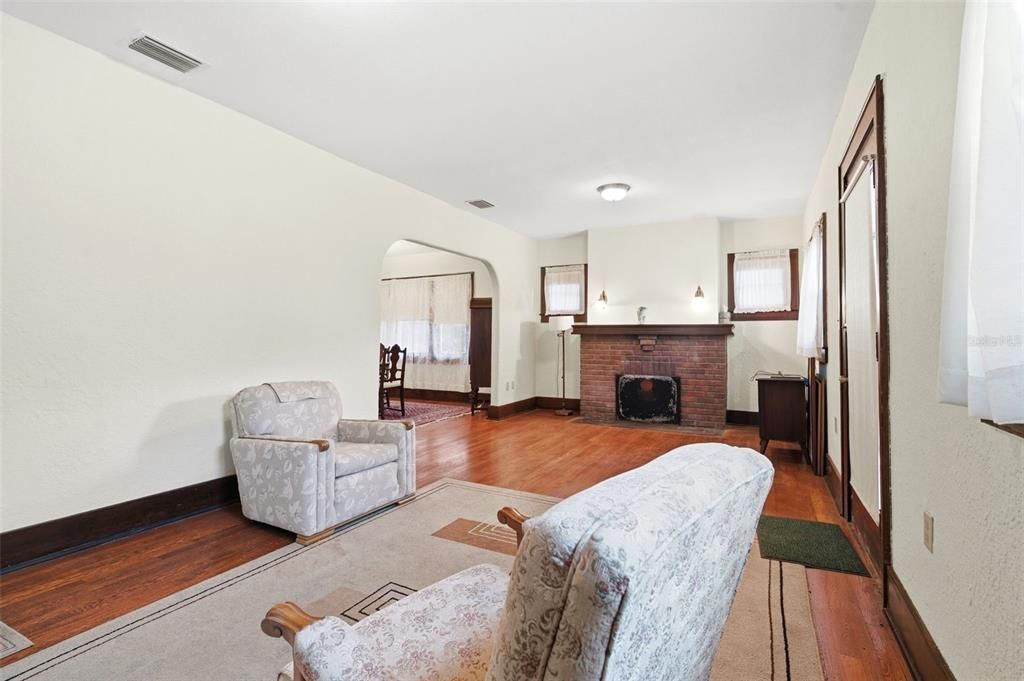 En Venta: $900,000 (2 camas, 2 baños, 1226 Pies cuadrados)