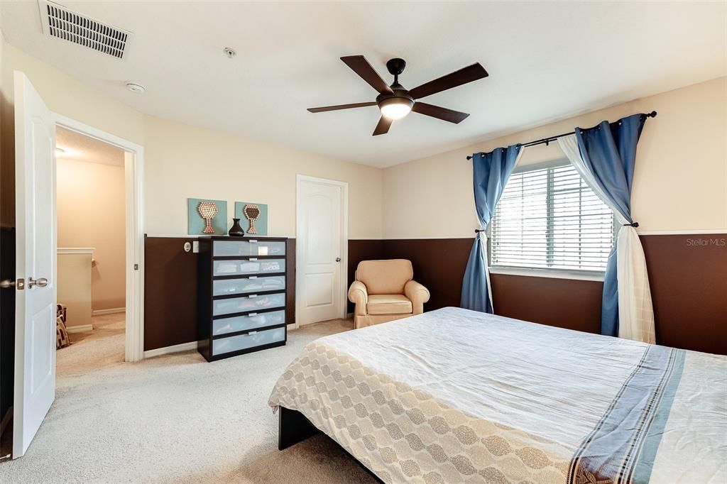 For Sale: $319,900 (3 beds, 2 baths, 1667 Square Feet)