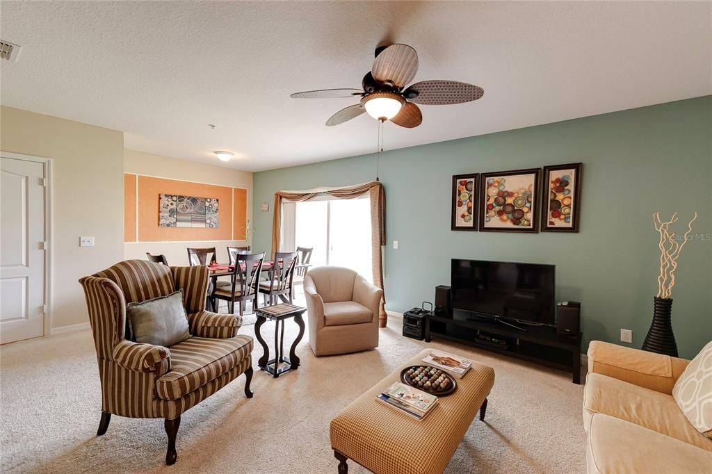 For Sale: $319,900 (3 beds, 2 baths, 1667 Square Feet)