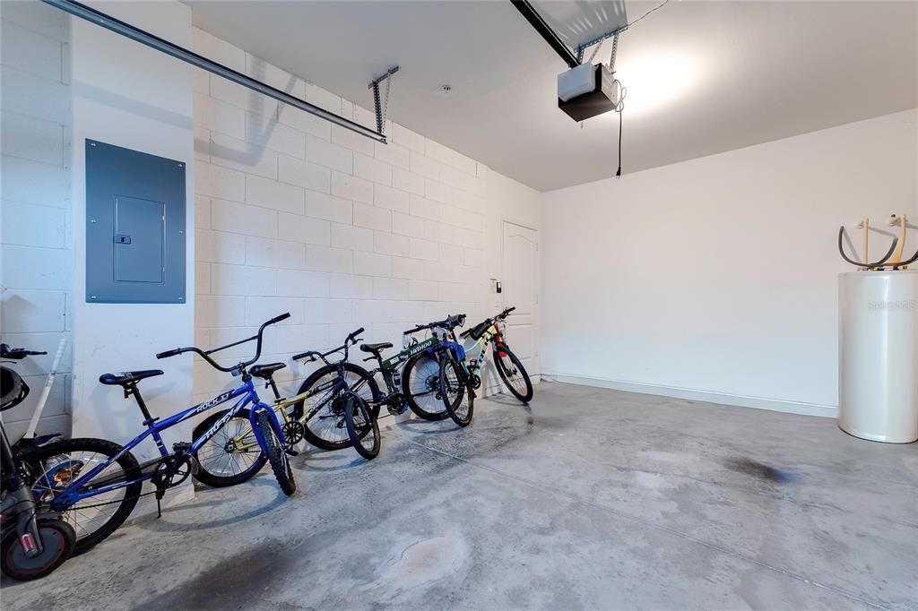 For Sale: $319,900 (3 beds, 2 baths, 1667 Square Feet)