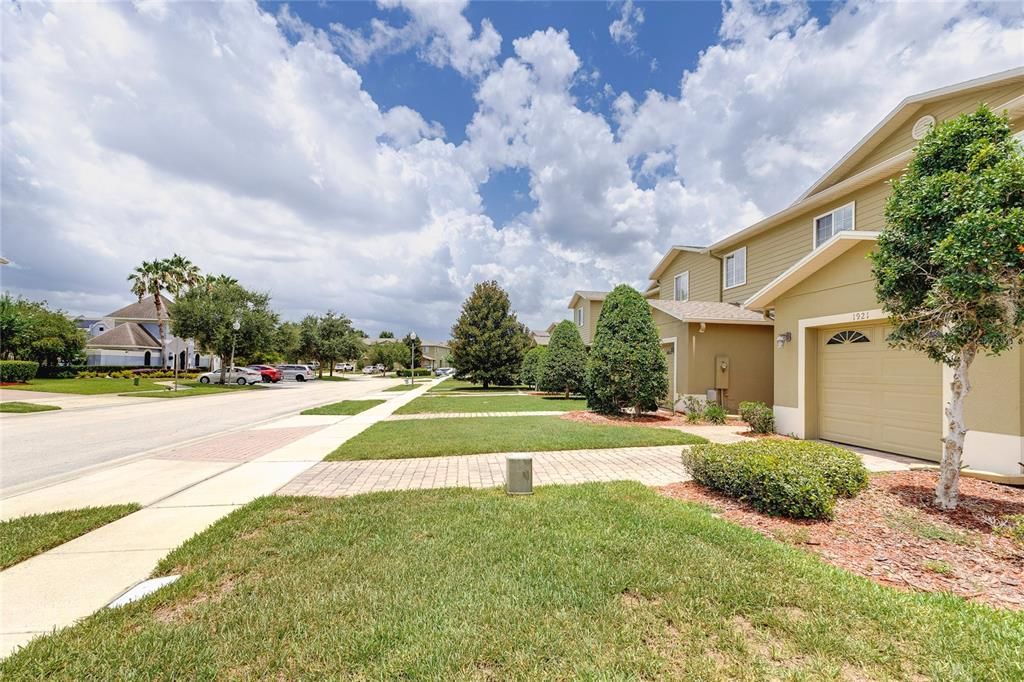 For Sale: $319,900 (3 beds, 2 baths, 1667 Square Feet)