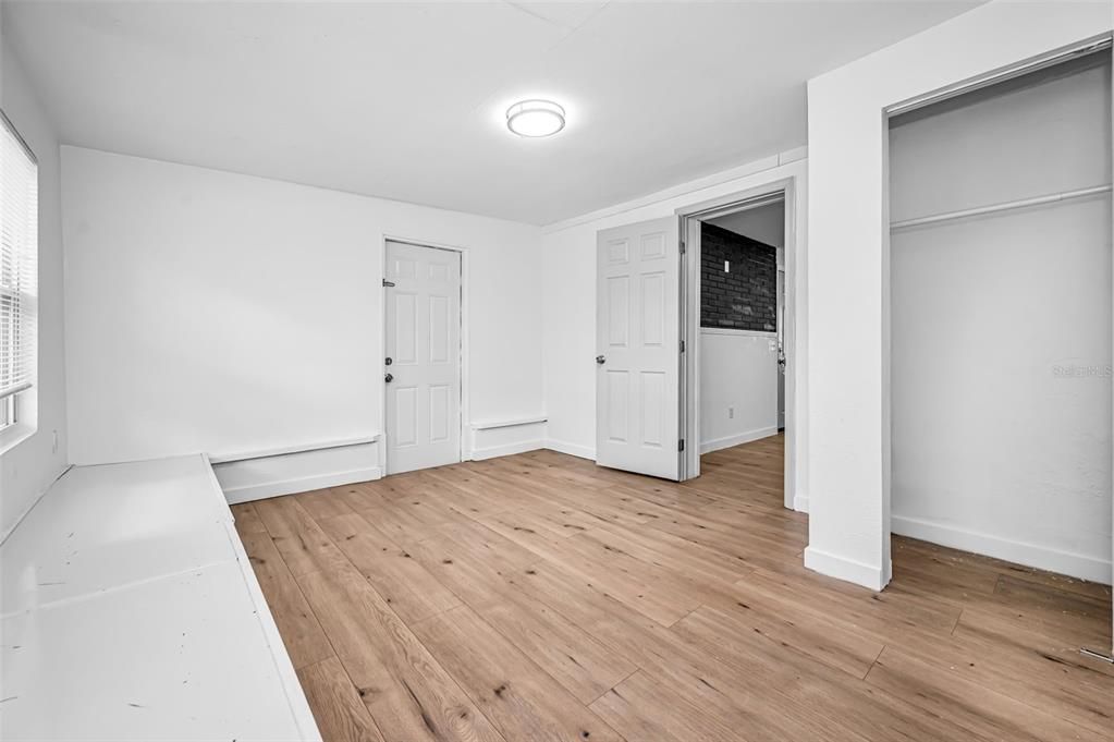 На продажу: $229,000 (2 спален, 1 ванн, 816 Квадратных фут)