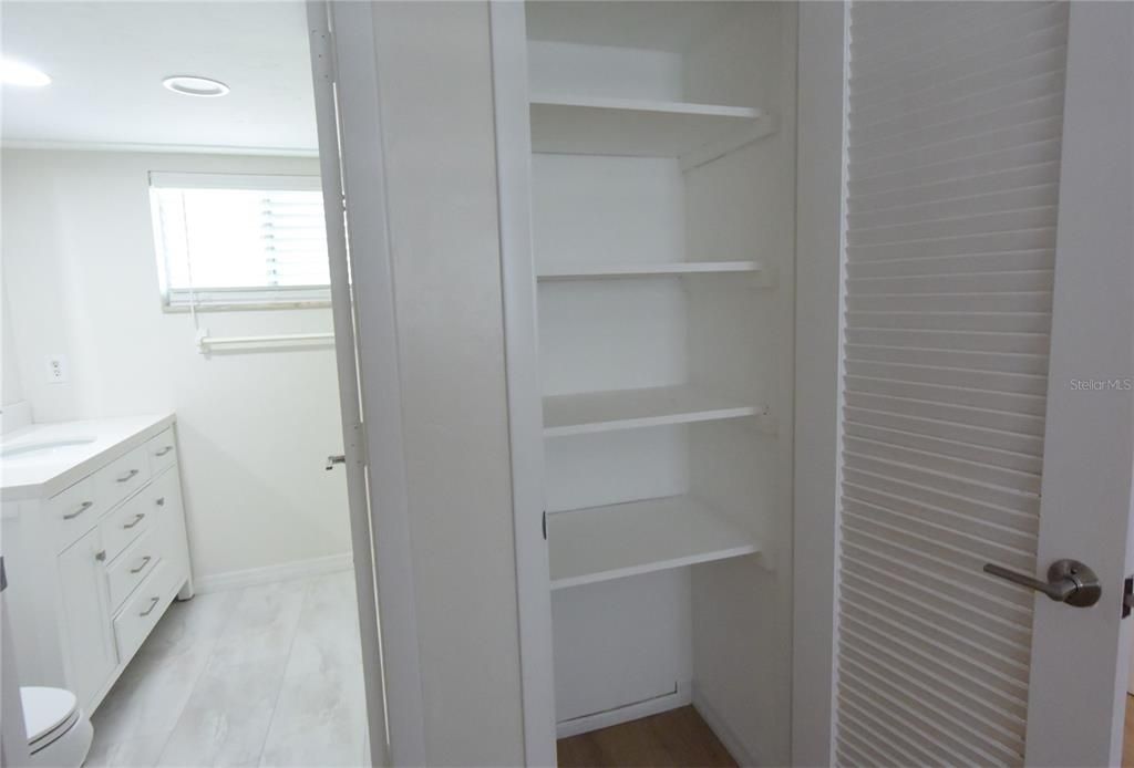 В аренду: $1,800 (2 спален, 2 ванн, 964 Квадратных фут)