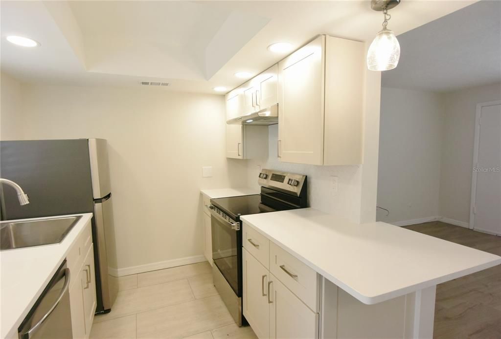 В аренду: $1,800 (2 спален, 2 ванн, 964 Квадратных фут)