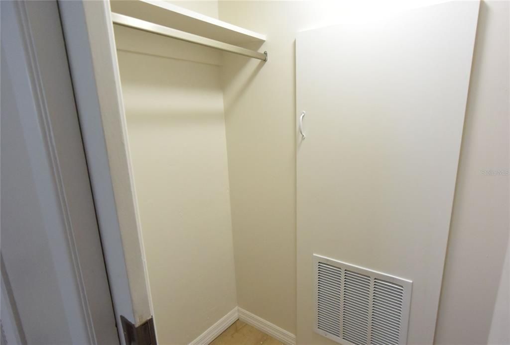 В аренду: $1,800 (2 спален, 2 ванн, 964 Квадратных фут)
