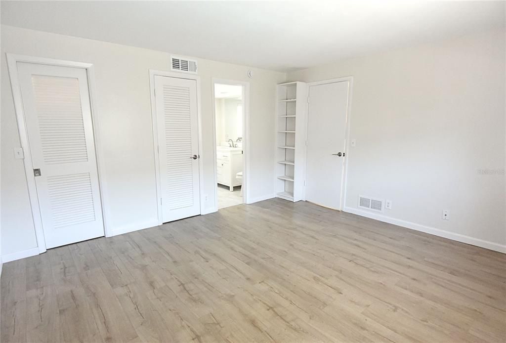В аренду: $1,800 (2 спален, 2 ванн, 964 Квадратных фут)