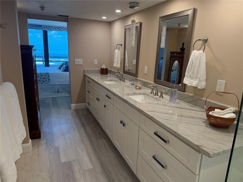 En Venta: $779,000 (2 camas, 2 baños, 1372 Pies cuadrados)