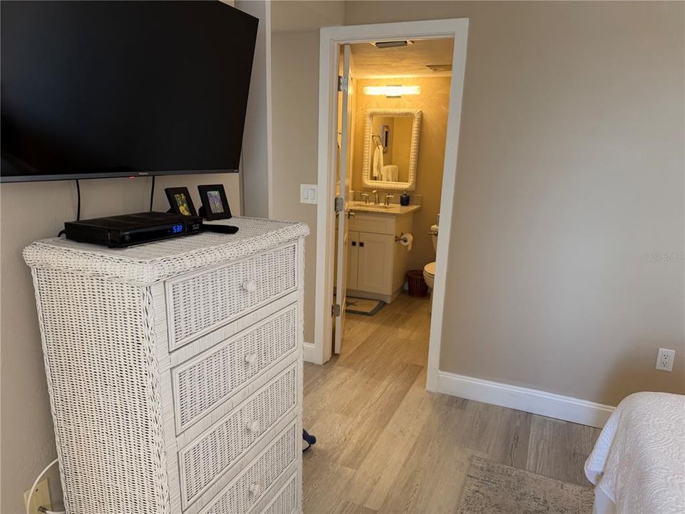 En Venta: $779,000 (2 camas, 2 baños, 1372 Pies cuadrados)