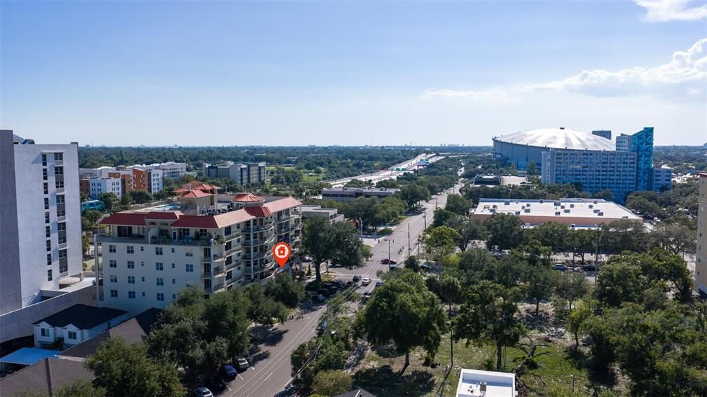 Под контрактом: $575,000 (2 спален, 2 ванн, 1640 Квадратных фут)