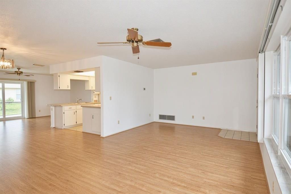 For Sale: $385,000 (3 beds, 2 baths, 1700 Square Feet)