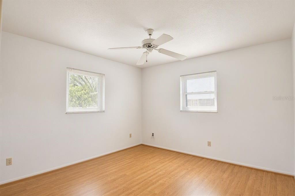 For Sale: $385,000 (3 beds, 2 baths, 1700 Square Feet)