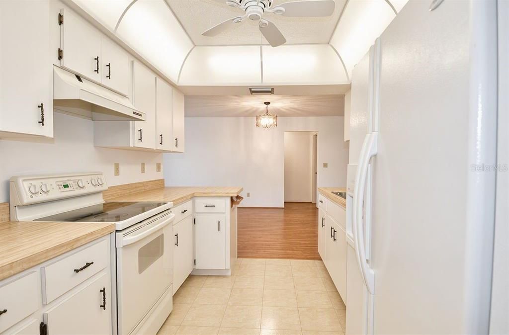 For Sale: $385,000 (3 beds, 2 baths, 1700 Square Feet)
