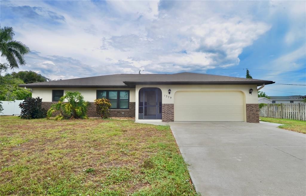 For Sale: $385,000 (3 beds, 2 baths, 1700 Square Feet)