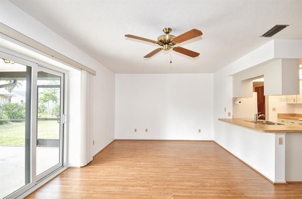 For Sale: $385,000 (3 beds, 2 baths, 1700 Square Feet)