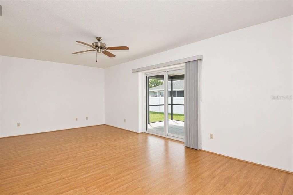 For Sale: $385,000 (3 beds, 2 baths, 1700 Square Feet)