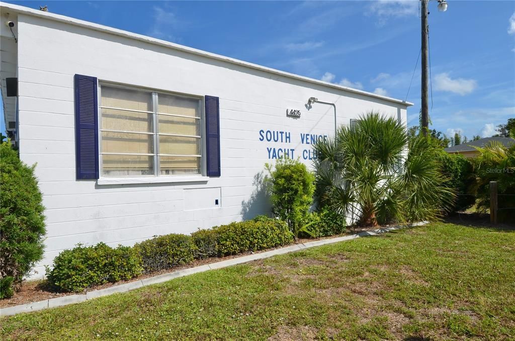 For Sale: $385,000 (3 beds, 2 baths, 1700 Square Feet)