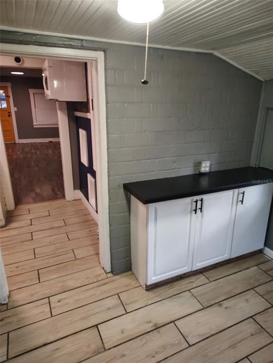 В аренду: $1,450 (2 спален, 1 ванн, 900 Квадратных фут)