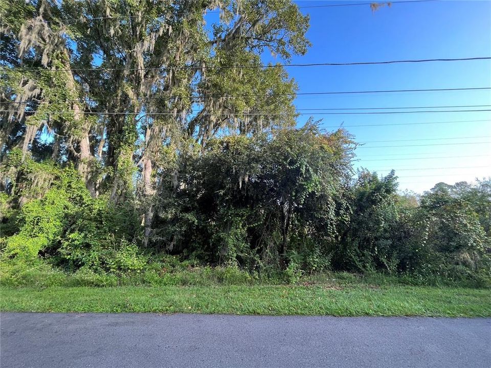 En Venta: $36,899 (0.37 acres)